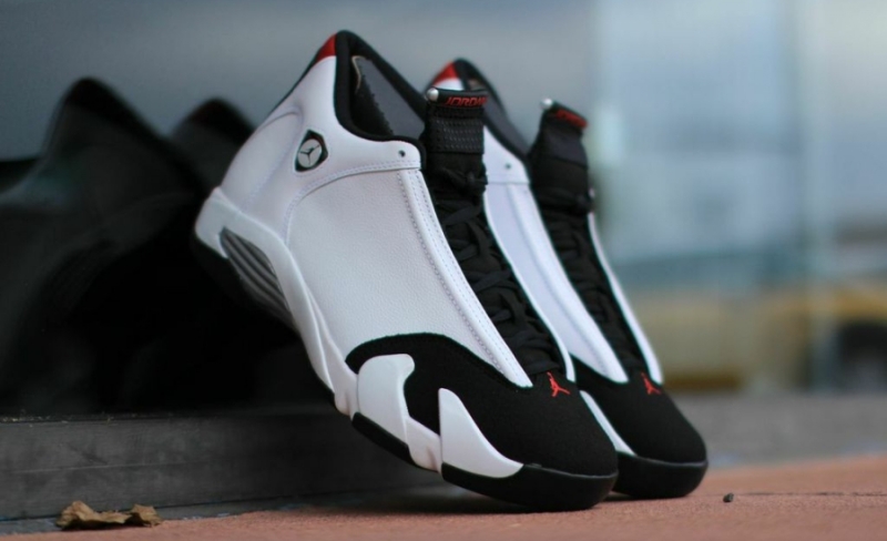 Air Jordan 14 Black Toe